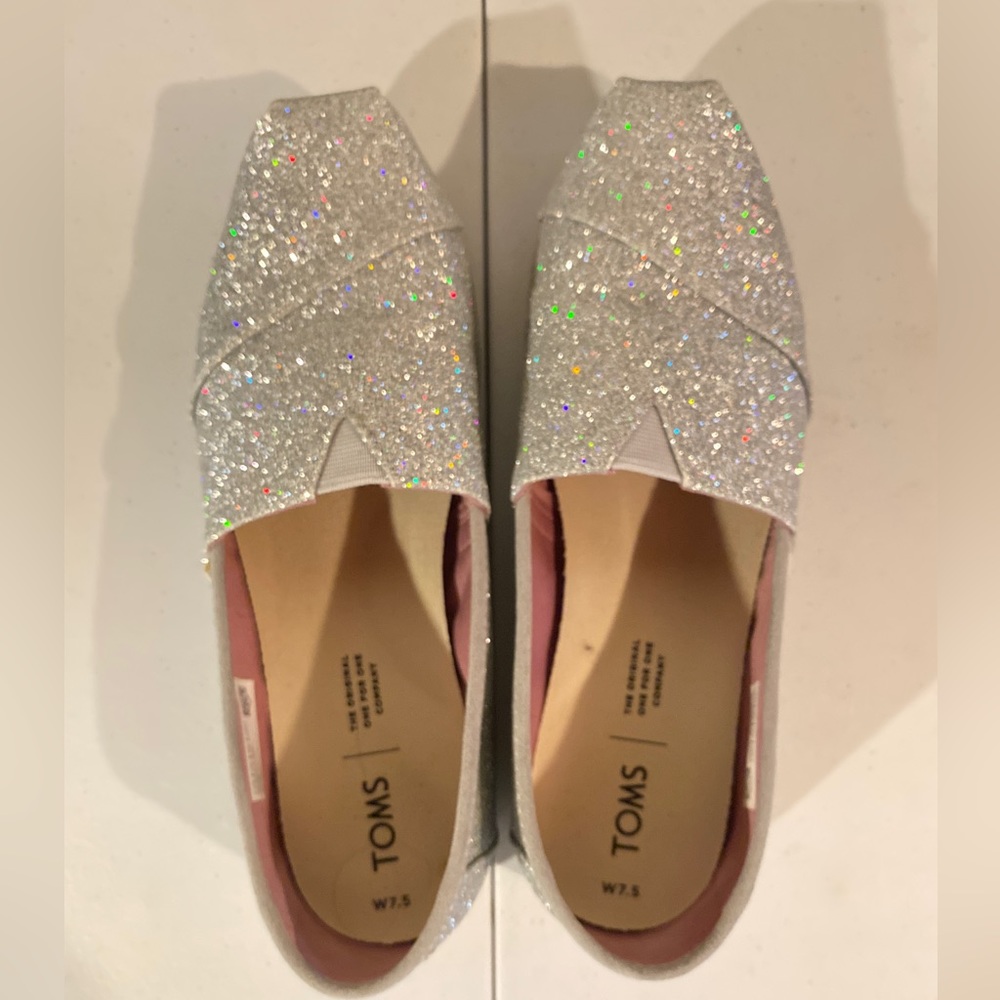 Toms Women Classic Silver Iridescent Glitter Size 7.5